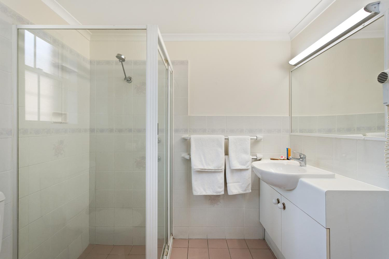 Bathroom 11