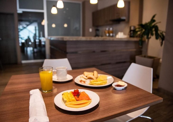 Food & Drinks