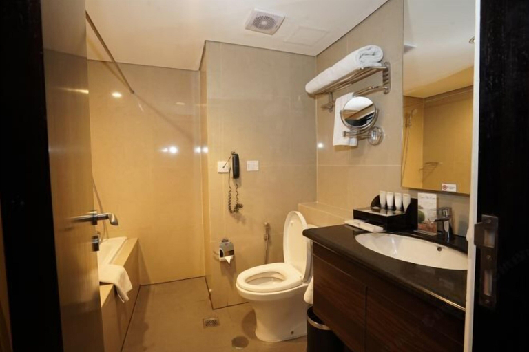 Bathroom 10