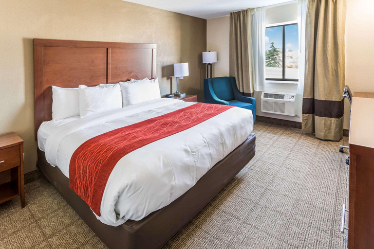 Bedroom, Comfort Inn Waukesha, Washington