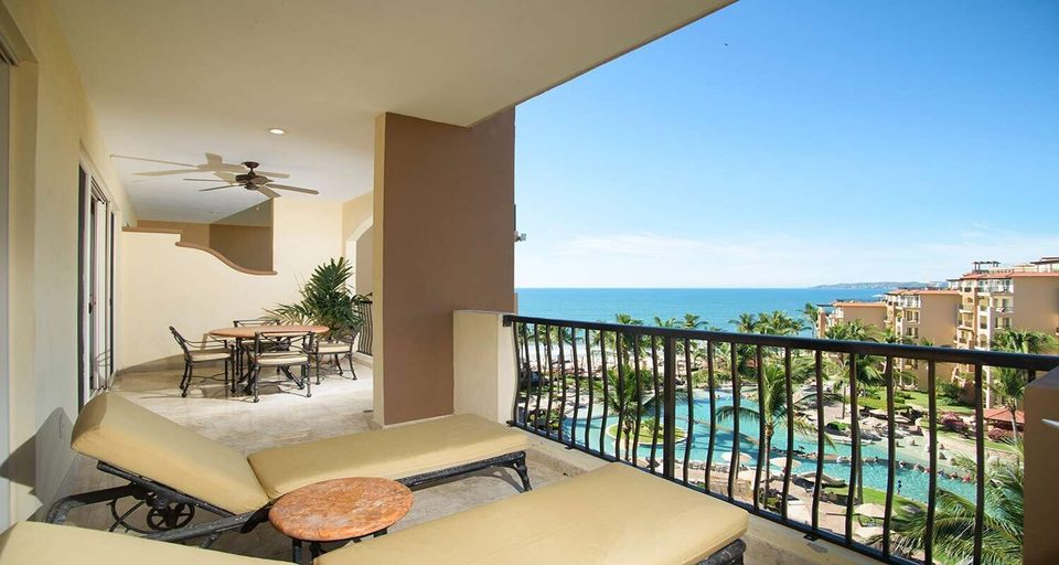 Others 4, Luxury Suite at Villa del Palmar, Compostela