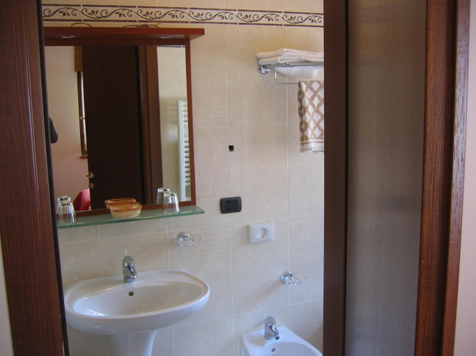 Bathroom 3, Albergo Esposito, Lecco