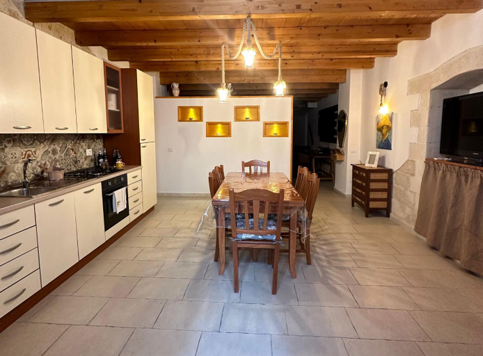 Others 3, Casa di Nonna Rosa, Barletta-Andria-Trani