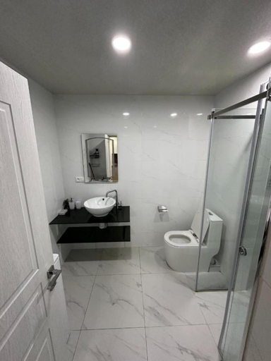Bathroom, Spacious 1BR Pool & Sauna