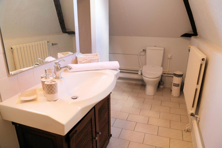 Bathroom 22