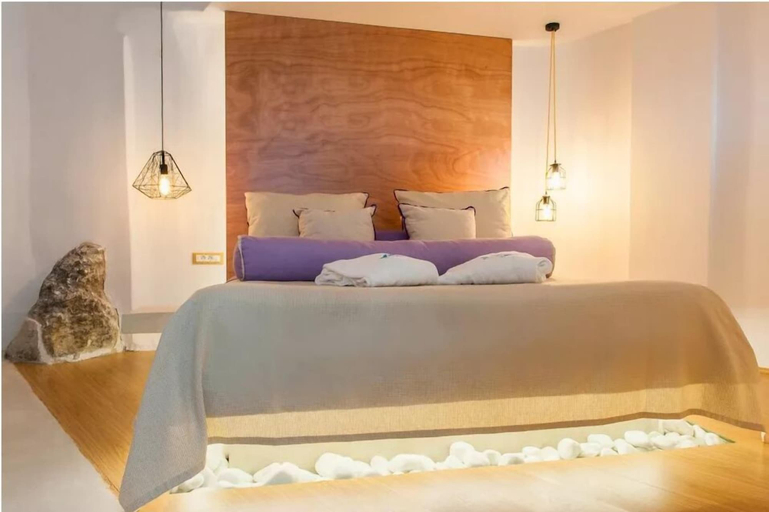 Bedroom 3, Oia Vista Houses, South Aegean