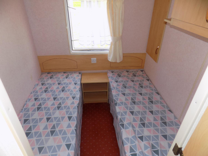 Others 5, Domki i pokoje nad stawem kolo Mragowa, Mrągowo