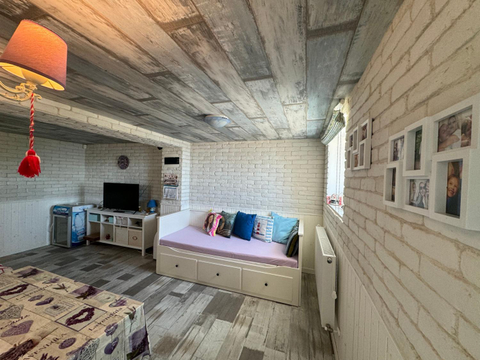 Others 4, Вила Вилекула, Varna