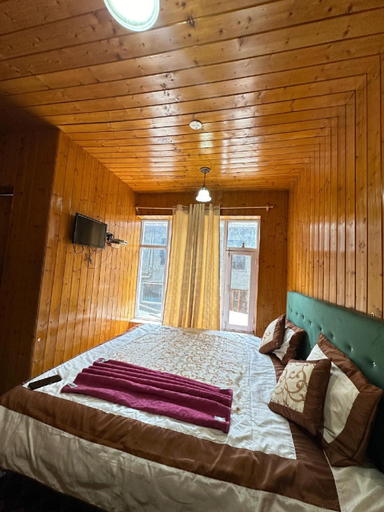 Bedroom 2, Munshi's Hotel and Restaurant(Tangmarg), Baramulla