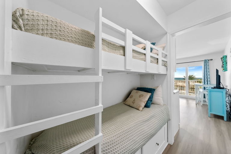 Bedroom 3, Plantation 3201, Baldwin