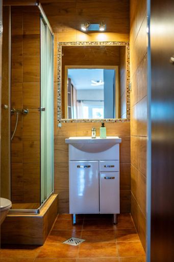 Bathroom 2, MAX Apartamenty - Pokoje - Domki - Restauracja - Basen, Koszalin