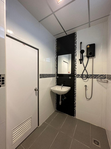 Bathroom 4, Klaang Muang Hotel Rayong, Muang Rayong
