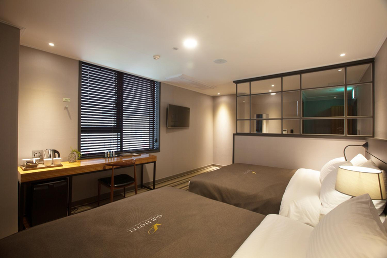 Bedroom 16