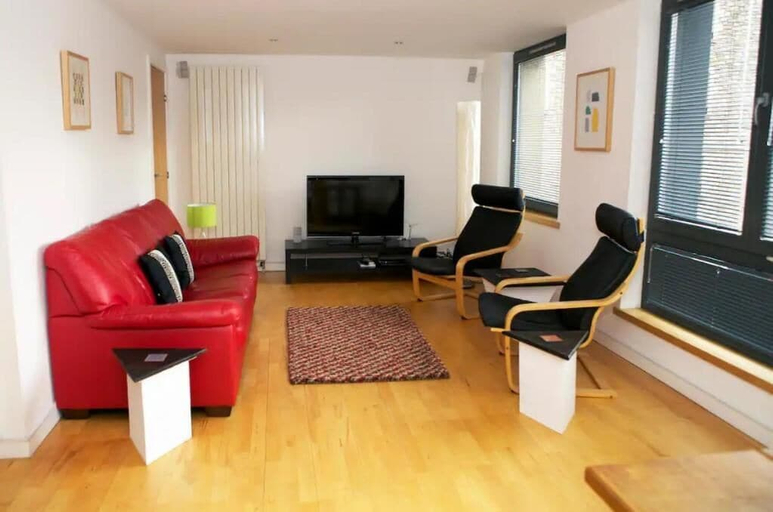 Others 3, JOIVY Inviting Flat in Canonmills, Edinburgh