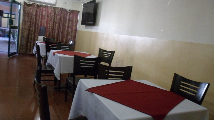 Food & Drinks 4, Airport Hotel Maun, Ngamiland East