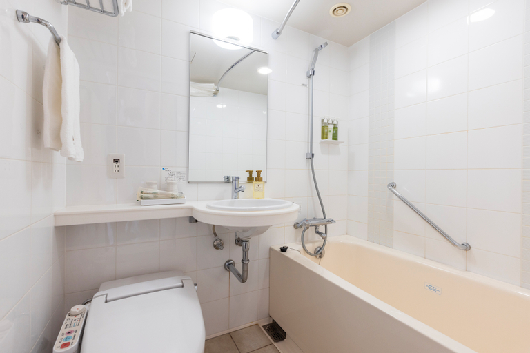 Bathroom 13