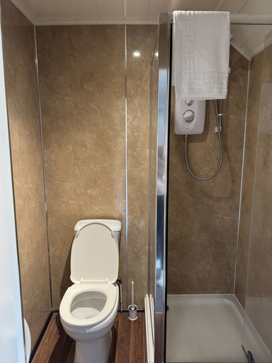 Bathroom 3, Hillside Hotel & Restaurant, Angus