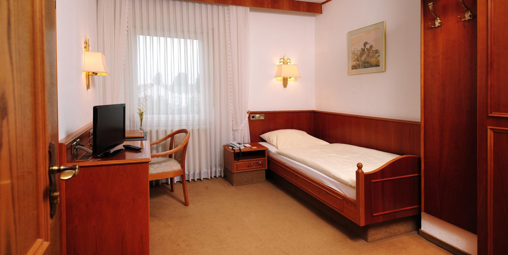 Bedroom 2, Hotel Alte Post Garni, Groß-Gerau