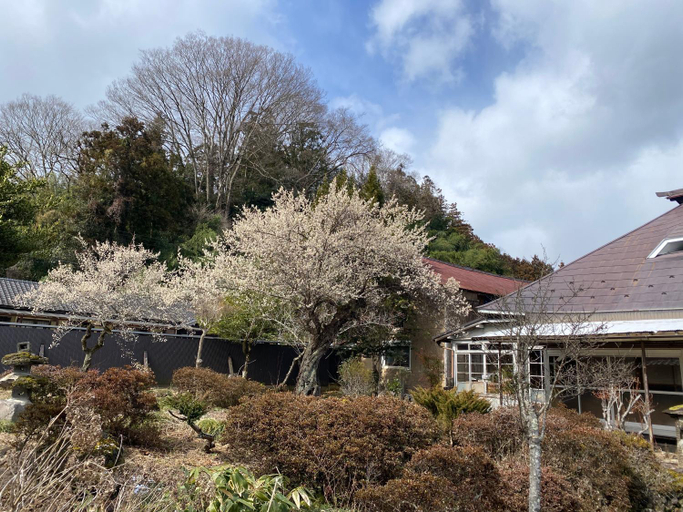 Others 4, Takeyashiki たけやしき, Shiroishi