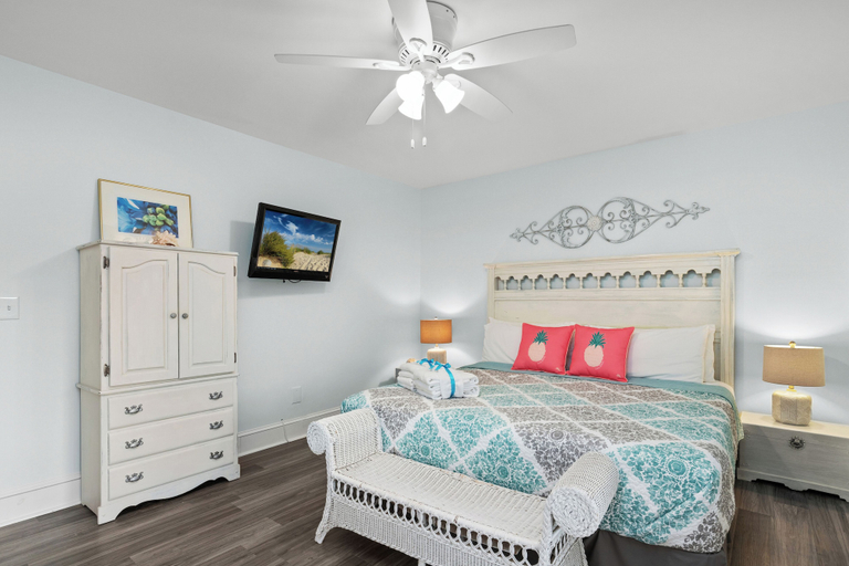 Bedroom 3, Searenity Awaits: 2-bd, 2-ba Coastal Escape! Perfect for 5! Pet Friendly!, Bay