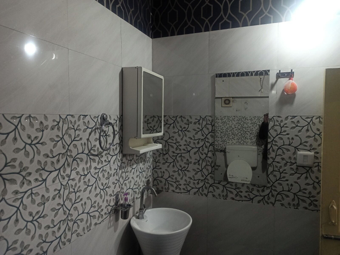 Bathroom 4, Hotel Meenu Inn, Jaipur
