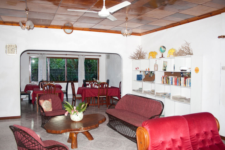 5, Villa de Roses