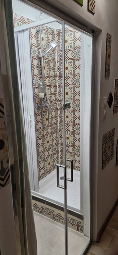 Bathroom 5, Bed and breakfast chez l'habitant, Bouches-du-Rhône