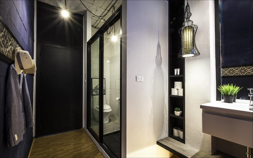 Bathroom 11
