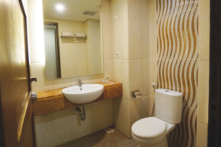 Bathroom 12