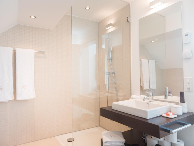 Bedroom 3, Le Bijou LQ80 Jacuzzi Penthouse, Zürich