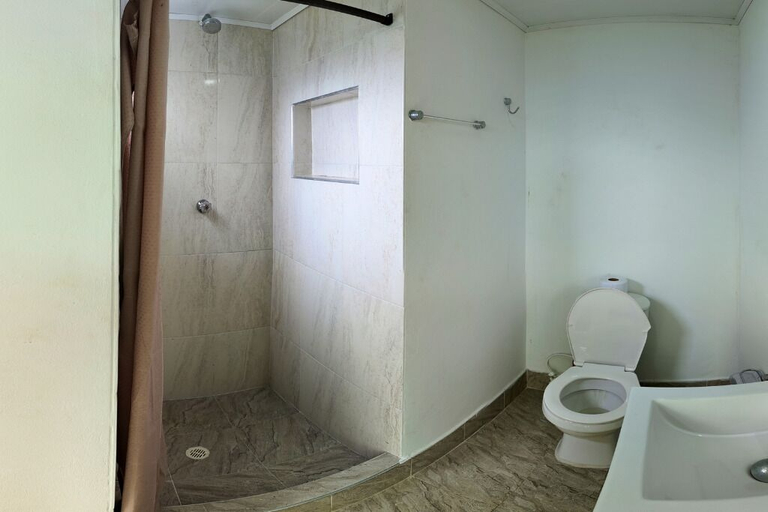 Bathroom 3, finca la Roca, Zipacón