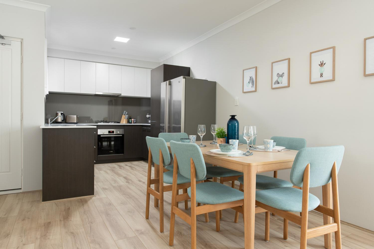 Dining Room 5, Bright Trendy 2bdrm Apt - Walk to River & Shops, Melville