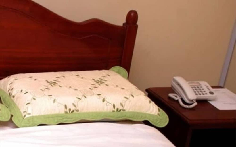 Bedroom 1, Kahondo Buffalo Hotel, Kampala