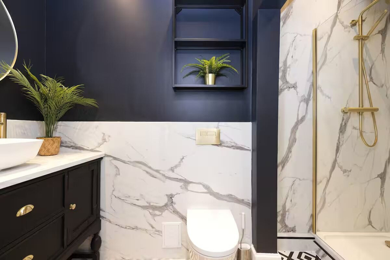Bathroom 3, Bright and Modern Flat with desk, Edinburgh