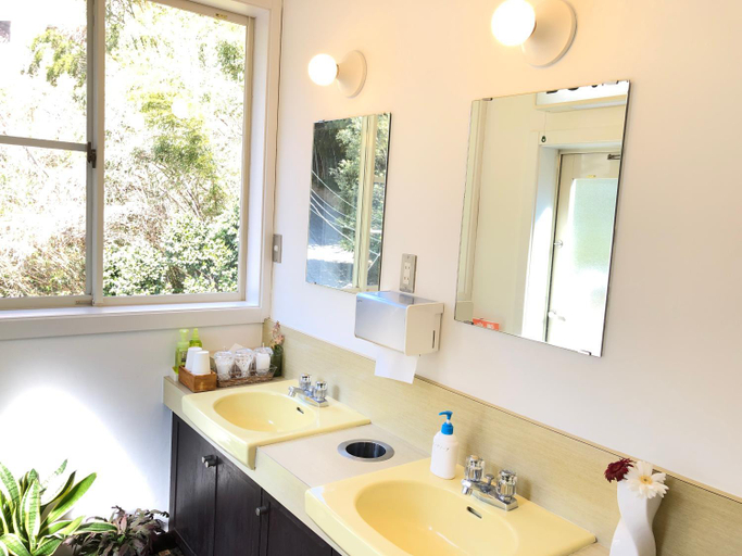 Bathroom 3, Ito Cocorone, Itō