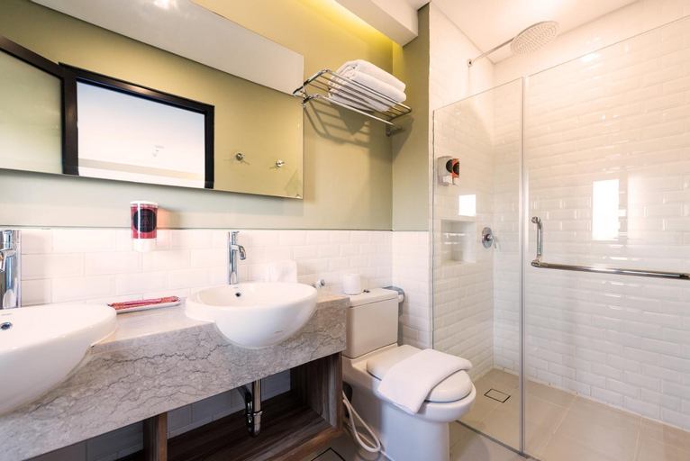 Bathroom 17