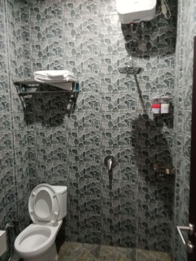 Bathroom 3, Wisma Premium, Palangkaraya
