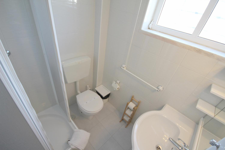 Bathroom 3, Villa Alvor 6 by amcf, Portimão