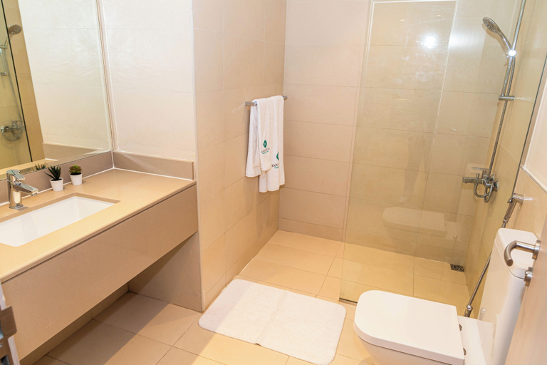 Bathroom, Bloomfields Stylish 1BR in Waters Edge, Yas Island