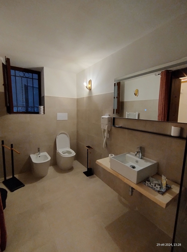 Bathroom 4, Soste Normanne, Palermo
