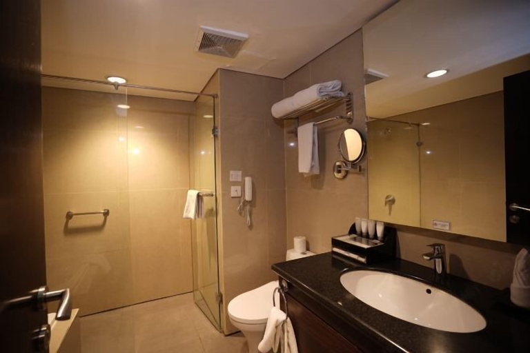 Bathroom 16
