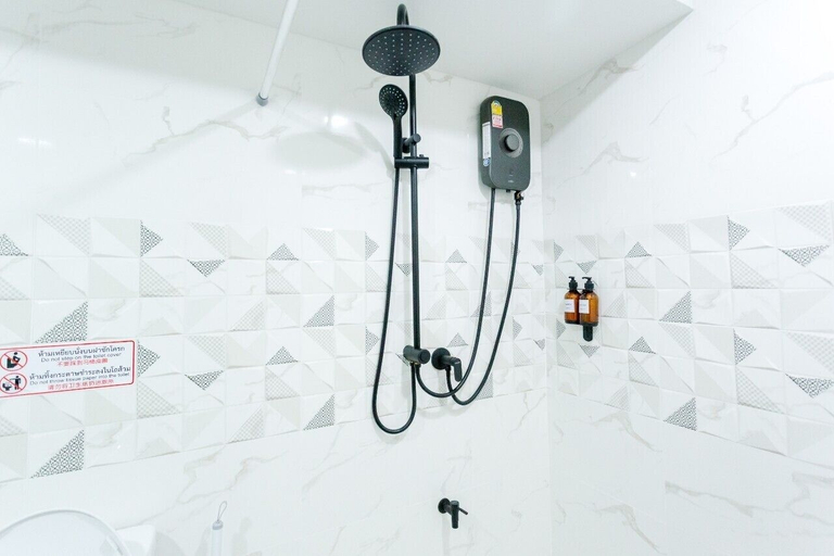 Bathroom 3, Rama Residency Sukhumvit Bangkok, Bang Na