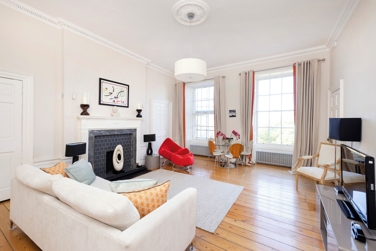 Others 5, Contemporary Apt in the New Town, Edinburgh