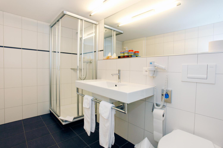 Bathroom 3, Hotel Krone, Uri