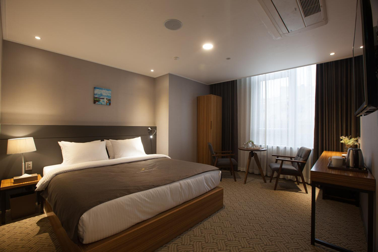 Bedroom 9