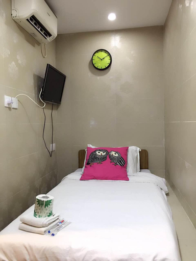 Bedroom 3, Hoo Sang Hostel (Mong Kok Metro Station E1 Exit), Kowloon