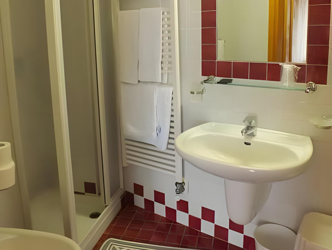 Bathroom 3, Orso Grigio, Trento