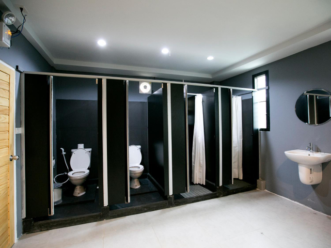 Bathroom 7