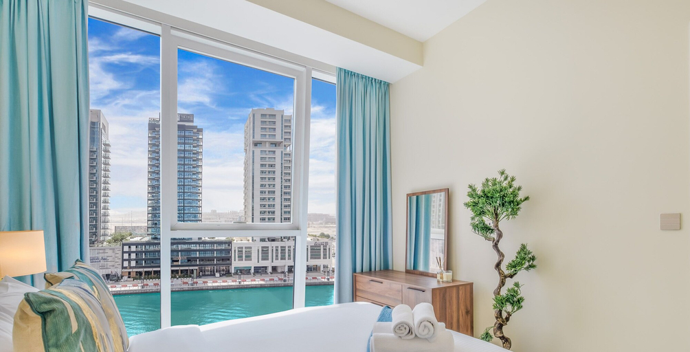 Bedroom 4, LUX Pad Executive Suite Canal View 5, Dubai