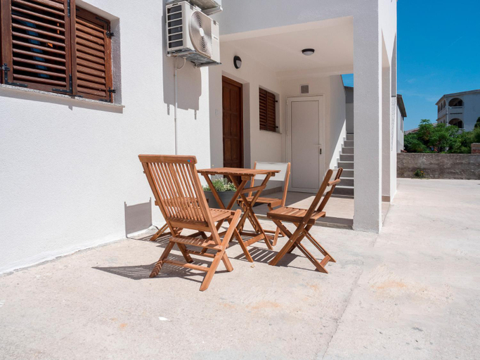 Others 3, Apartment Spomax, Pag